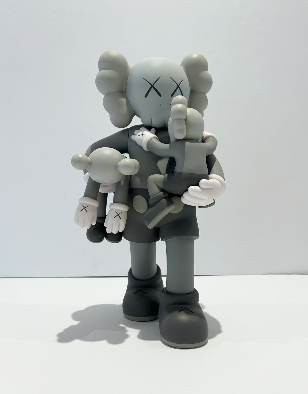 MEDICOM TOY - 定価 KAWS CLEAN SLATE KAWS Clean Slate (Grey) 2018 – Georgetown Frame Shoppe