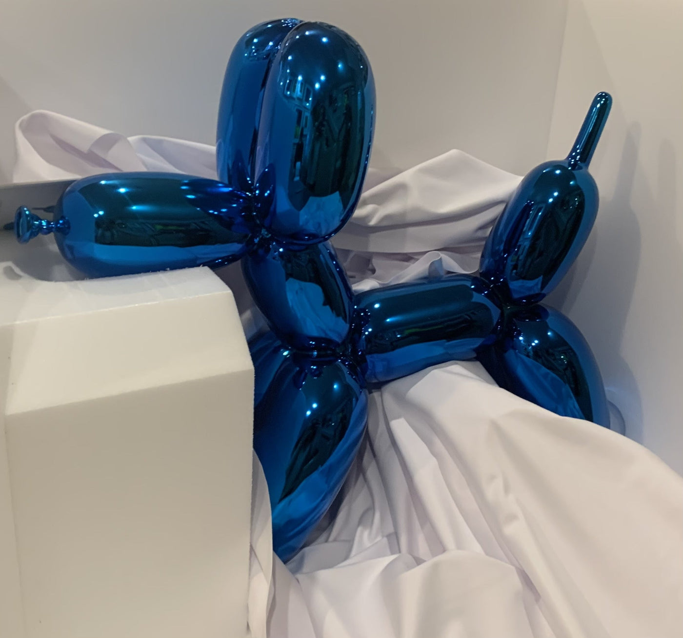 Jeff Koons Balloon Dog (Blue) 2021